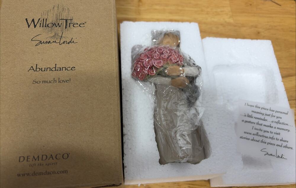 NEW - Willow Tree ABUNDANCE "So Much Love" Pink Roses 5" Susan Lordi #27181